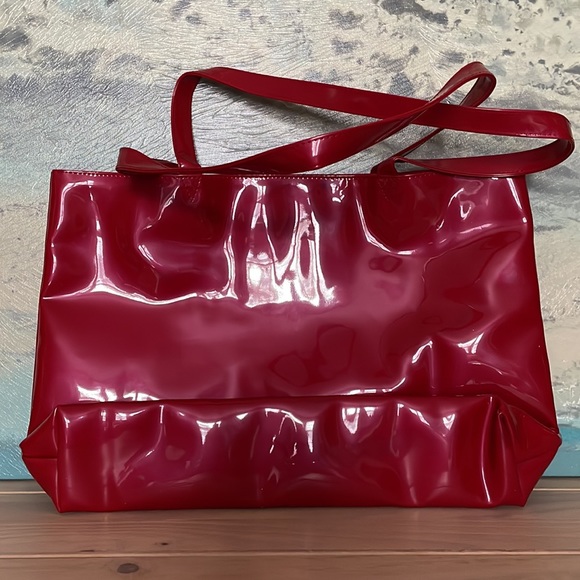 ARBONNE patent type vinyl photo bag red NWOT - Picture 3 of 7